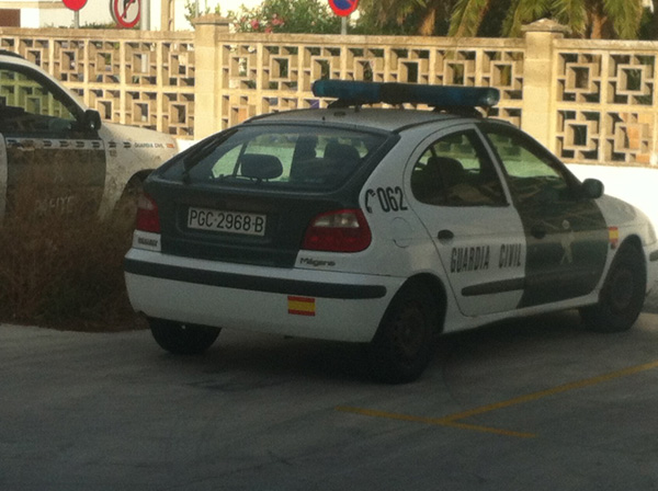 Limousine der Guardia Civil in Port de Pollensa